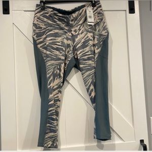 NWT Women’s Size 3XL Adidas x Zoe Saldana Aeroready 7/8 Leggings w/ Phone Pocket